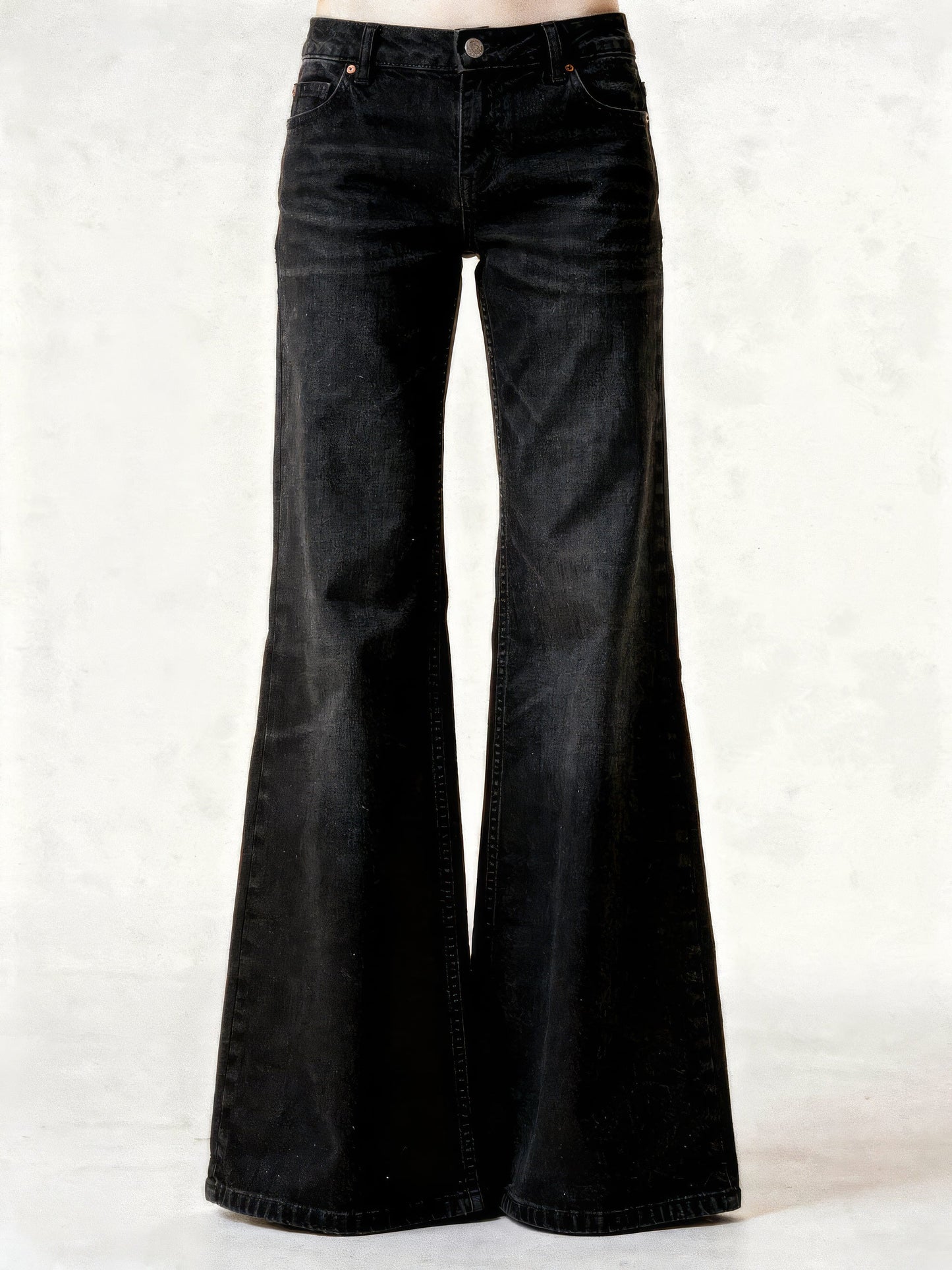Low-rise flared black jeans in washed denim, front view - Brackley