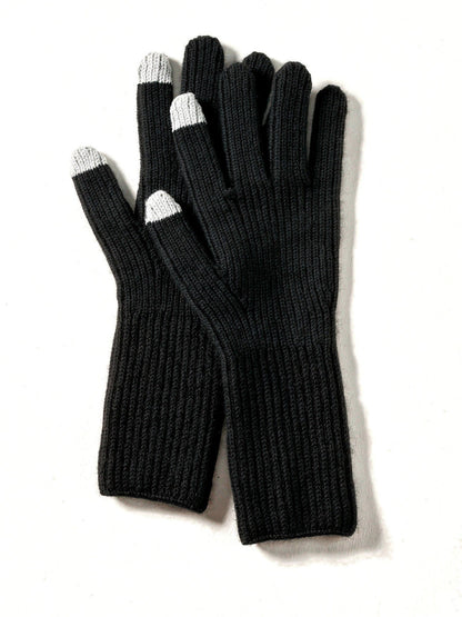 Cashmere gloves in Chough black, shown as a pair with the grey touchscreen tips