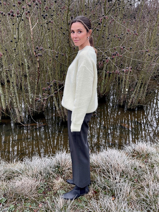 Oversized crew neck jumper in Thistledown worn in a winter alder carr