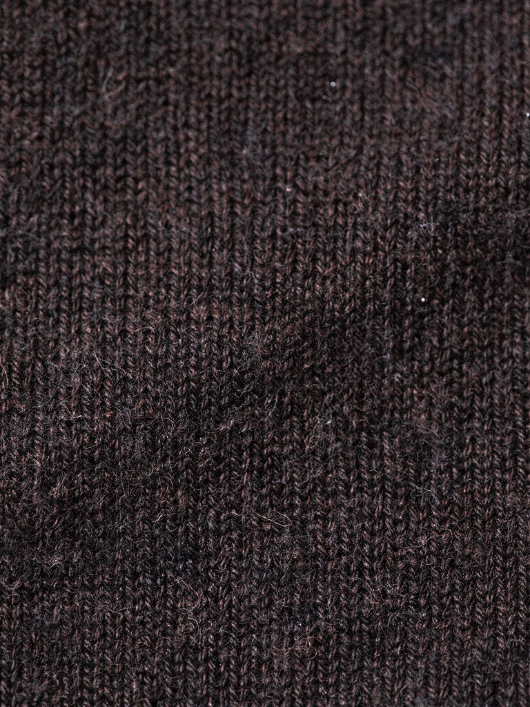 Close up of the fine merino wool knit of the Kingham knitted trousers