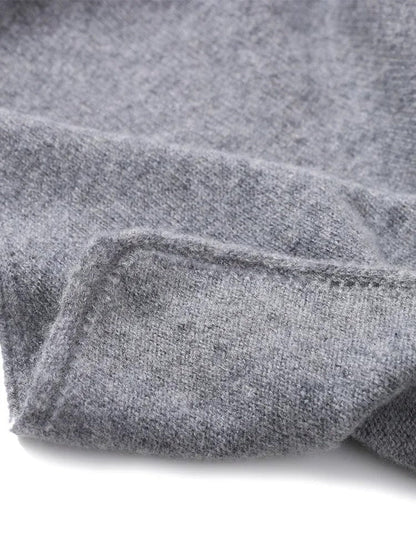 Supplier photograph of the knitted wool cloth showing the plain closed edge with no fringing